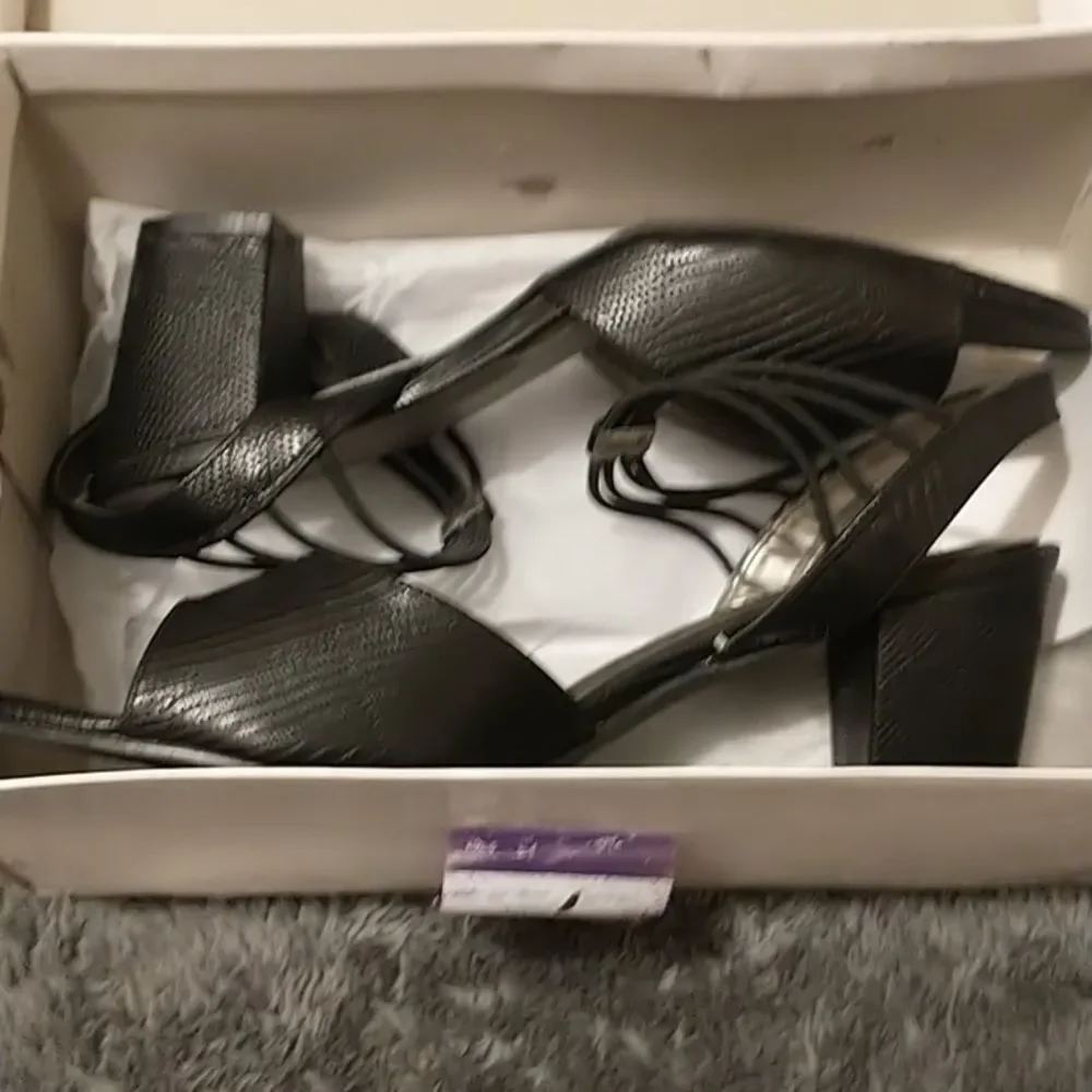 Angel Steps Black Textured Peep Toe Sandals! - Picture 11 of 13